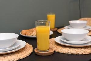 LongStay 3BR Apartment with 2 Bathroom Sleep up to 8 , Private Parking - Fast Wifi