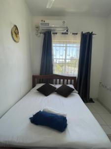 Buxton Point Swahili Cozy Place