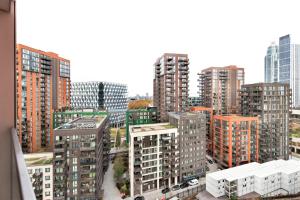 Blueground Nine Elms balcony nr Battersea Park LON-679