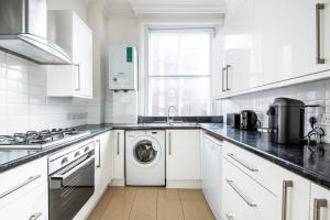 Blueground S Ken Elevator nr S Ken Station LON-37