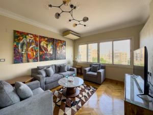 1406. Elegant 2BR Apt. Near Airport3 BA Terrace