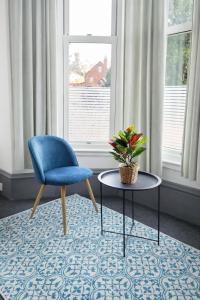 Luxury City Centre Apartment with Parking Business Stays Long Stay Price Reductions