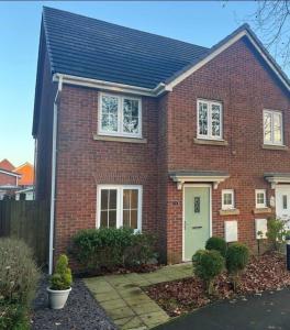 Cosy 4-Bed Buckshaw Village - Parking - Pets