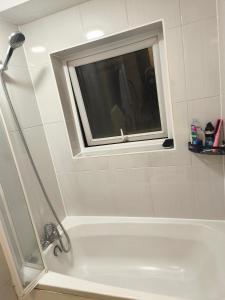 Massive Double room in Chiwick