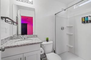 Modern 2BR 2BA Townhome 15 Min to DEN