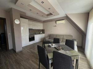 PARENSOV- Luxury Apartment- RED SQUARE