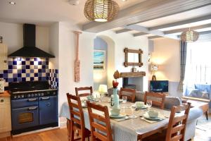 3 Bed in Gorran Haven oc-p00812