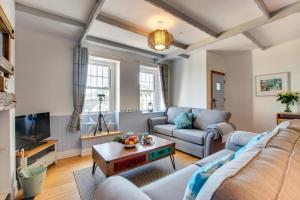 3 Bed in Gorran Haven oc-p00812