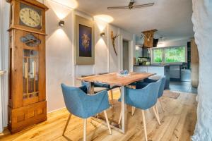 Große Wohnung am Wald mit Aussicht, Sauna, Kaminofen, Grill