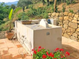 House in the Countryside with Aeolian View