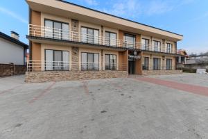 MM GROUP APARTMENT GOLD