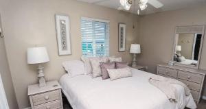 Inviting Two Bedroom Beachfront Condo with Panoramic Gulf Views