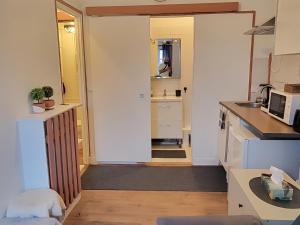 Cozy studio with a view of the Eiffel Tower