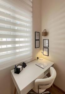 Destino Sunlit Haven - Penthouse & Big Terrace - Near Metro - Fast Fiber WiFi