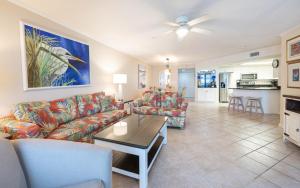 Phoenix VI 6908 condo