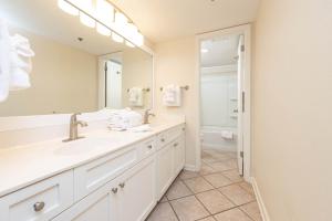 Phoenix VI 6908 condo