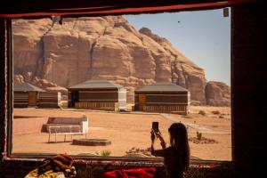 Beduin Star Trail Camp