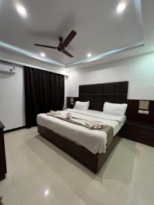 Sportsman Beach Hotel