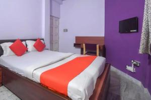 R S Homestay Near Medica & R N Tagore Hospital ONLY INDIAN GUEST