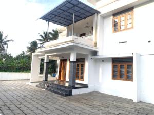 The white luxury Homestay