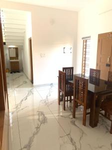 The white luxury Homestay