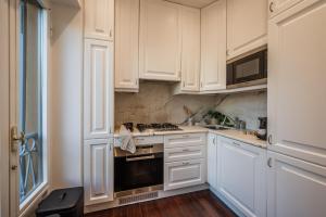 tHE Seven Stars - Montenapoleone