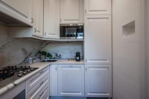 tHE Seven Stars - Montenapoleone