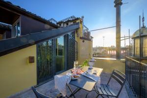 tHE Seven Stars - Montenapoleone