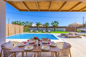 Villa Kamelia Seaside Almyra by Villa Plus