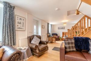 4 Bed in Aberporth oc-f32997