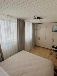 Destino Sunlit Haven - Penthouse & Big Terrace - Near Metro - Fast Fiber WiFi