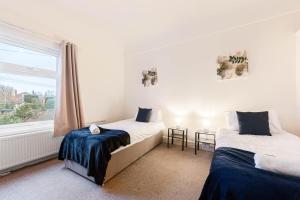 Elegant bedrooms-Family -Free Parking-Hi-Speed WiFi-Guests 5