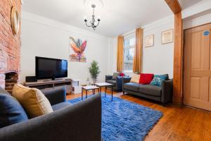 Comfy bedrooms-Family -Free Parking-Hi-Speed WiFi-Guests 5