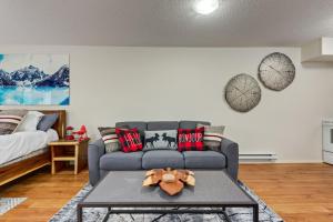 Charming Condo In The Heart Of Canmore