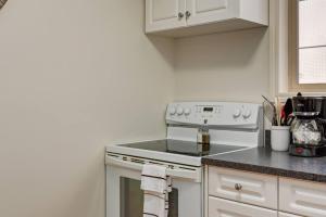 Charming Condo In The Heart Of Canmore