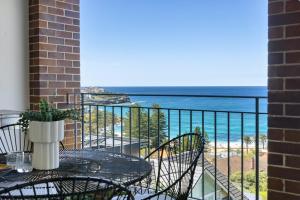 Bronte Oceanview with Stunning Alfresco Balcony