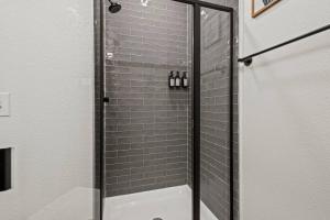 Comfy Suite Bishop Arts Gym, Yoga and Game Rooms