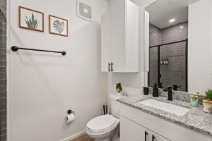 Comfy Suite Bishop Arts Gym, Yoga and Game Rooms