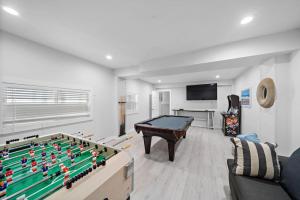 Huge, beachfront house with game room and panoramic ocean views