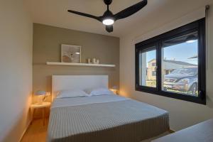 HELIOS - Seaside Pool Villa & Private Parking