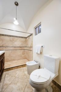 Beachfront Easy Beach access, security & cameras