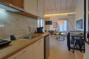 HELIOS - Seaside Pool Villa & Private Parking