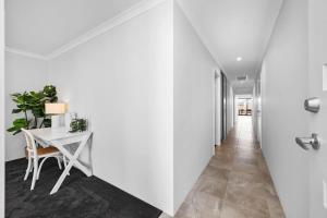 The Sunlit Expansive Hideaway