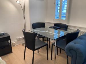 NELL GWYNN HOUSE - Spacious, Elegant, Studio Apartment, Sloane Square, London