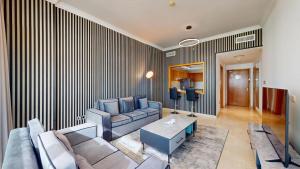 Vacationer Holiday Homes l Cozy 1 Bed l Partial Sea View l Prime Location