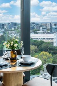 CBD Premium Park View Suite with Pool Gym Sauna