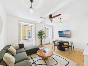 Bright 2BR w Office Space – Alfama Charm | By Airnest