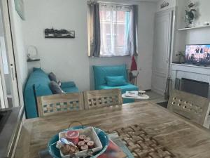 3 pieces avec terrasse entre plage et centre ville