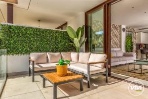 ViVi Homes - Apollo Luxury, Pool, Gym & Beach