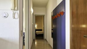 Modern flat with terrace near the sea-Beahost